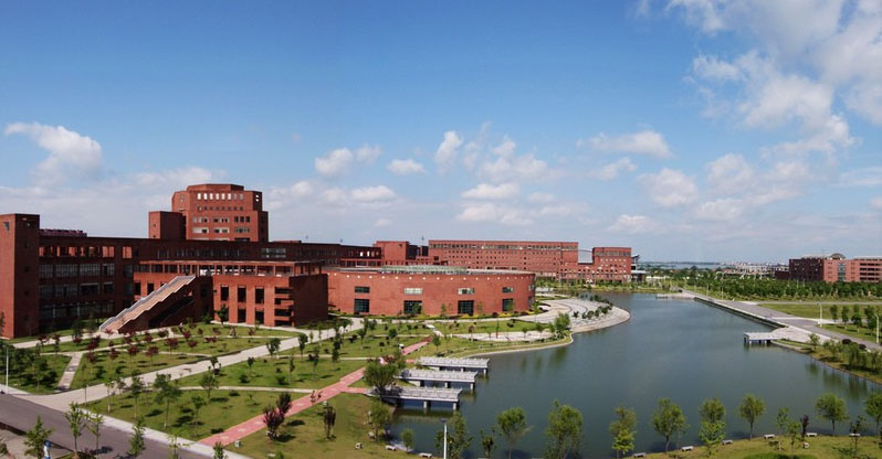江西師范大學(xué)旭潔洗地機(jī)客戶案例-<a href=http://m.tejiahome.com target=_blank class=infotextkey>洗地機(jī)生產(chǎn)廠</a>家